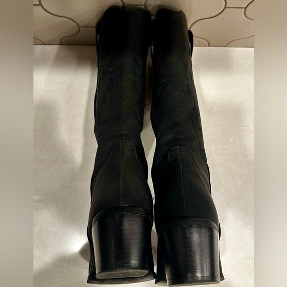 Pink Lily Black Suede Western Boots - Size 8 - Picture 5 of 5